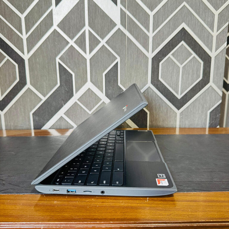 Lenovo 100e - 4GB Ram- 32GB Storage