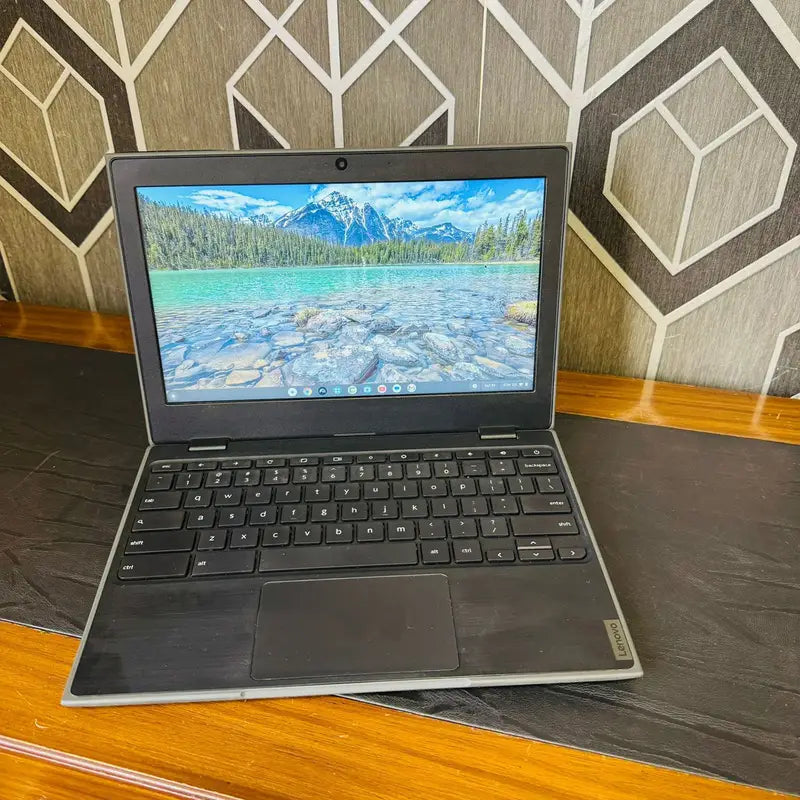 Lenovo 100e - 4GB Ram- 32GB Storage