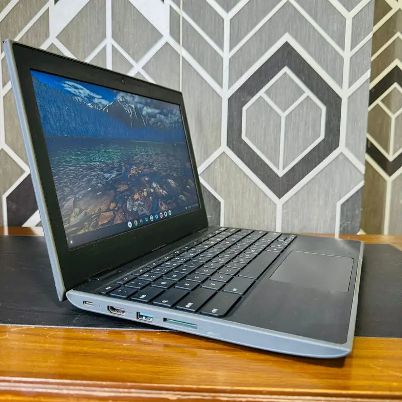 Lenovo 100e - 4GB Ram- 32GB Storage